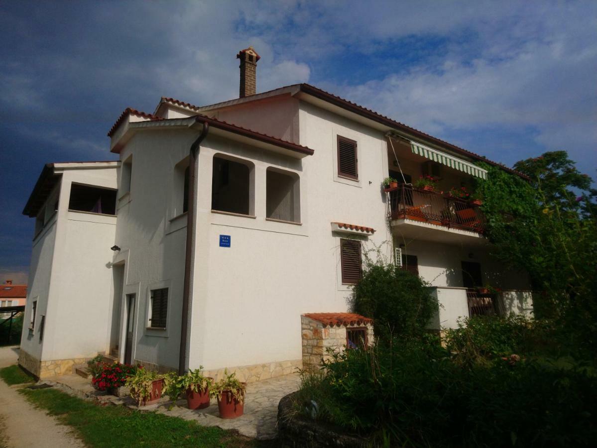 Apartman Dino Tar-Vabriga Exterior foto